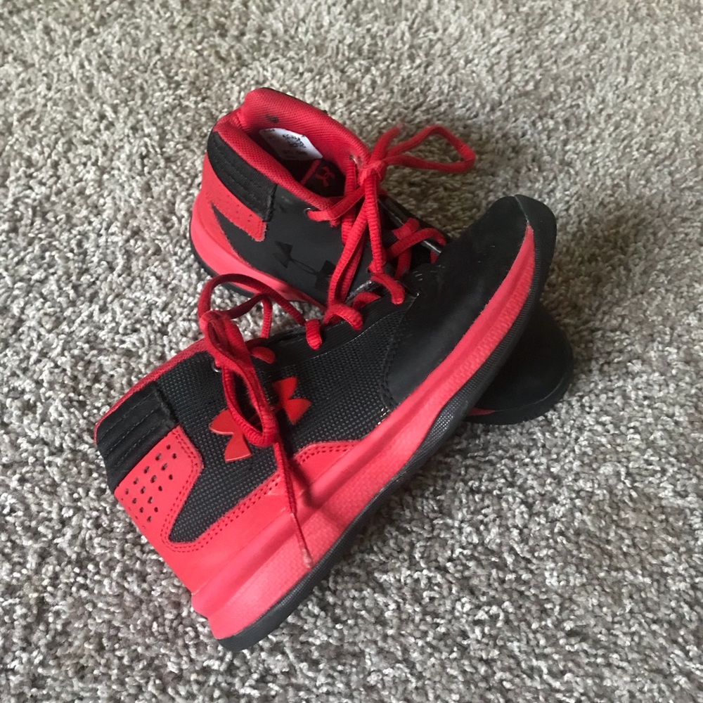 2/$20 BLACK AND RED YOUTH UNDER ARMOUR SNEAKERS
